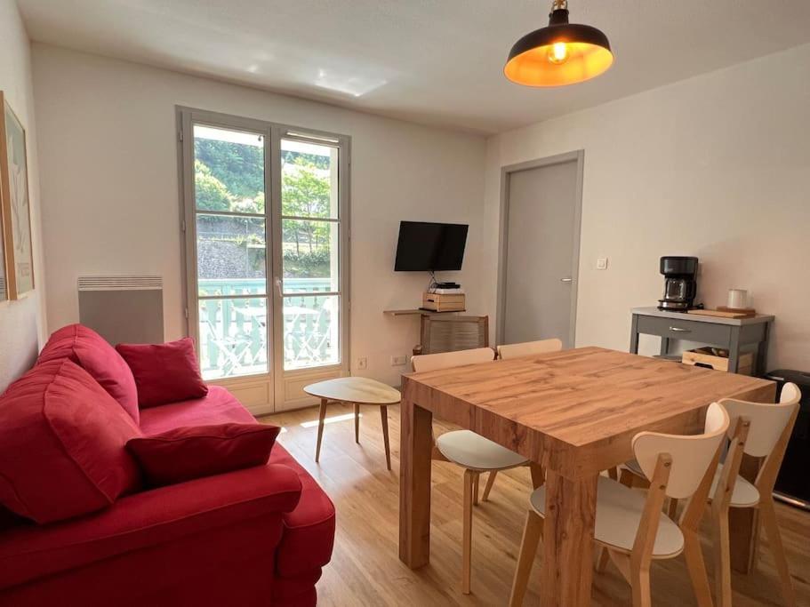 T3 Centre Ville Avec Parking, Balcon Et Wifi. 5P. Cauterets Exterior photo